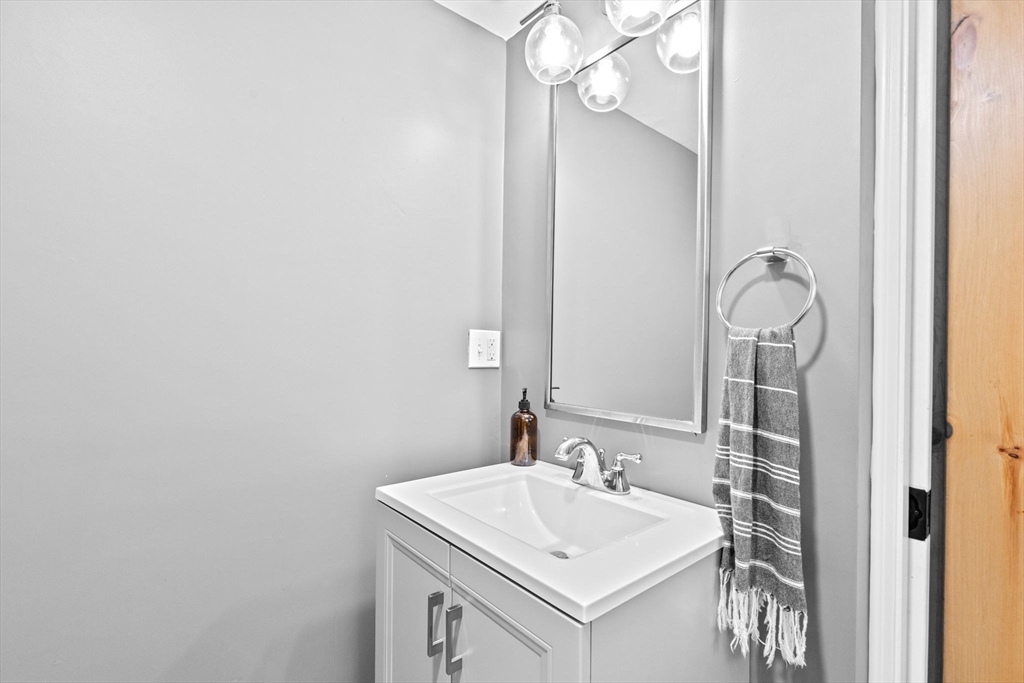 137 Spring Street Pembroke, MA 02359 - Photo 26 of 36 Gallery Image 26