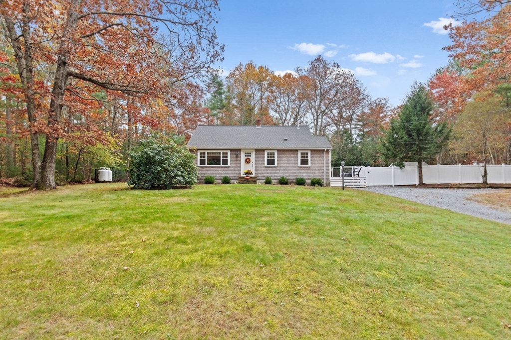 137 Spring Street Pembroke, MA 02359 - Photo 9 of 36 Gallery Image 9