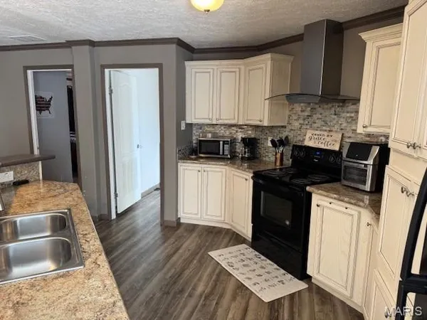 $140,000 | 407 East Fayette Avenue, Patoka, IL 62875