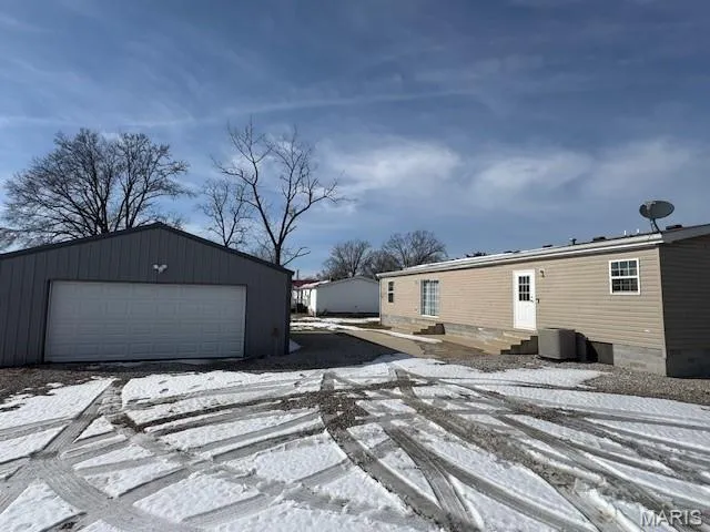 $150,000 | 407 East Fayette Avenue, Patoka, IL 62875