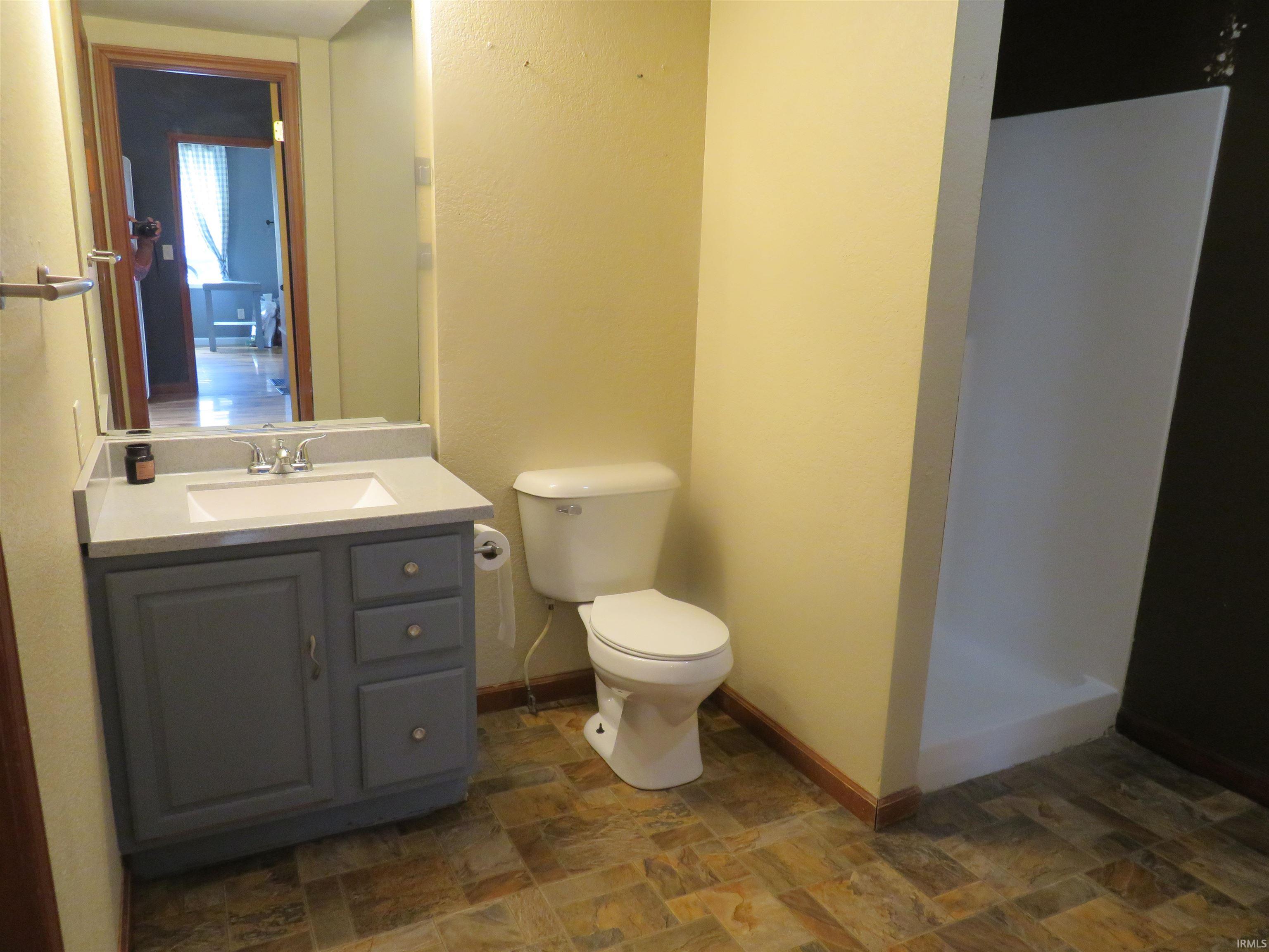 200 West Washington Street Syracuse, IN 46567 - Photo 13 of 31