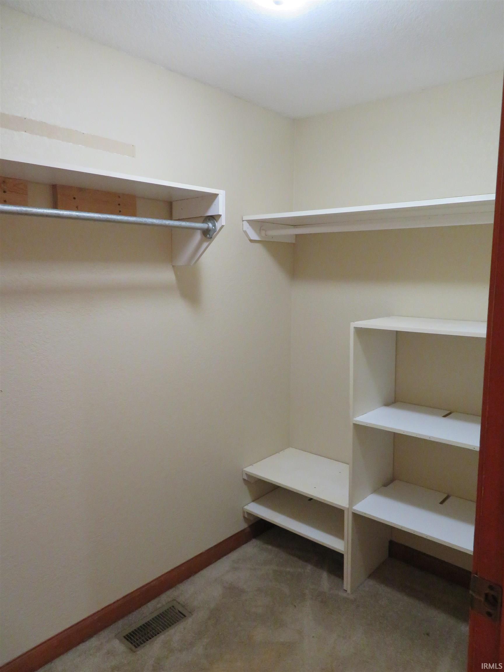 200 West Washington Street Syracuse, IN 46567 - Photo 16 of 31
