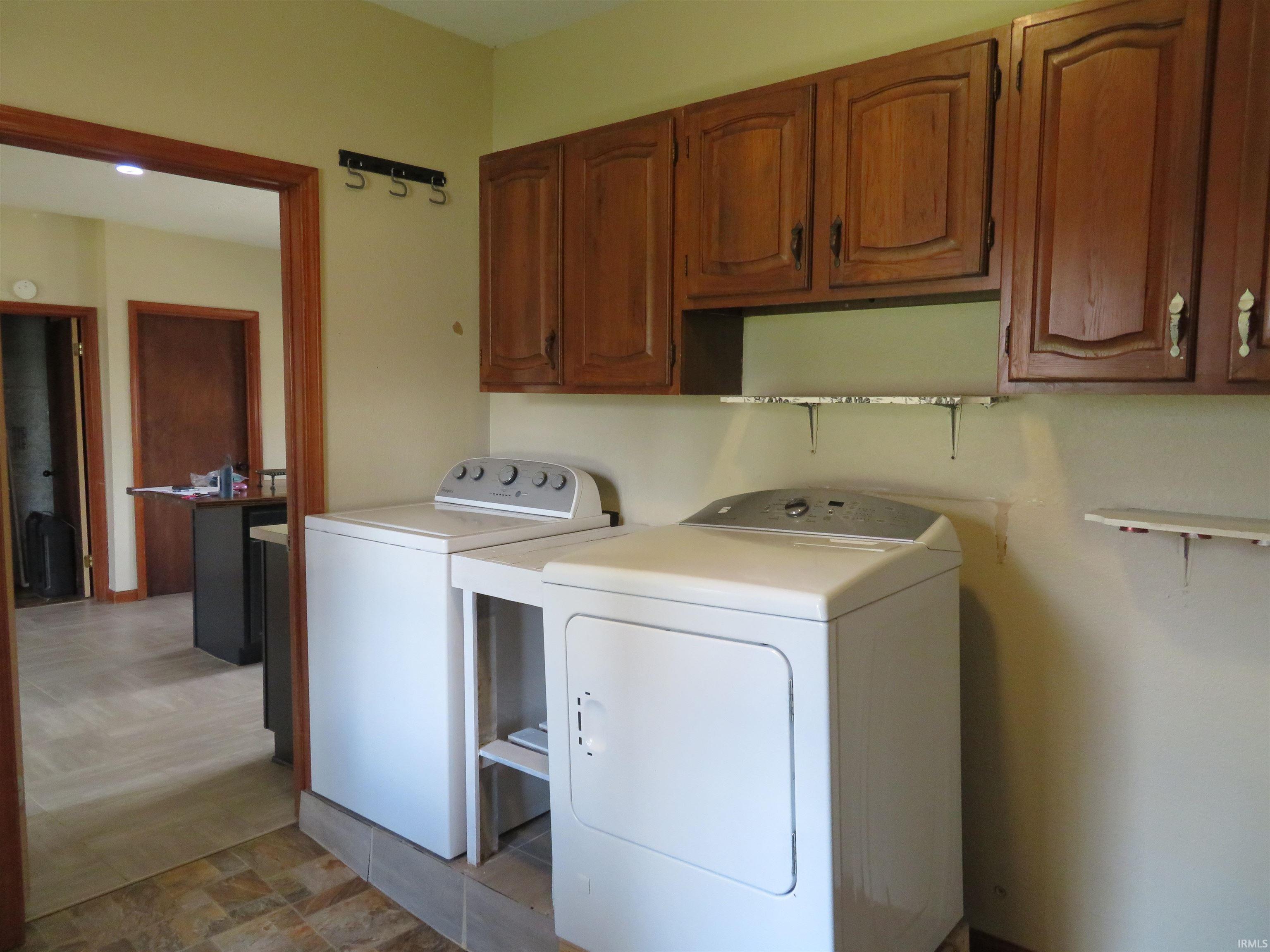 200 West Washington Street Syracuse, IN 46567 - Photo 27 of 31