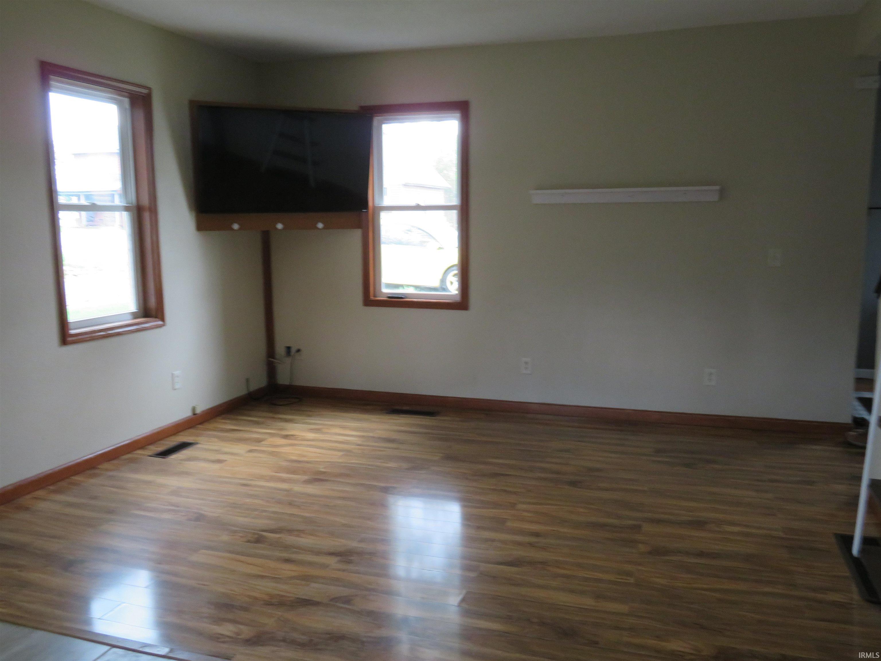 200 West Washington Street Syracuse, IN 46567 - Photo 9 of 31