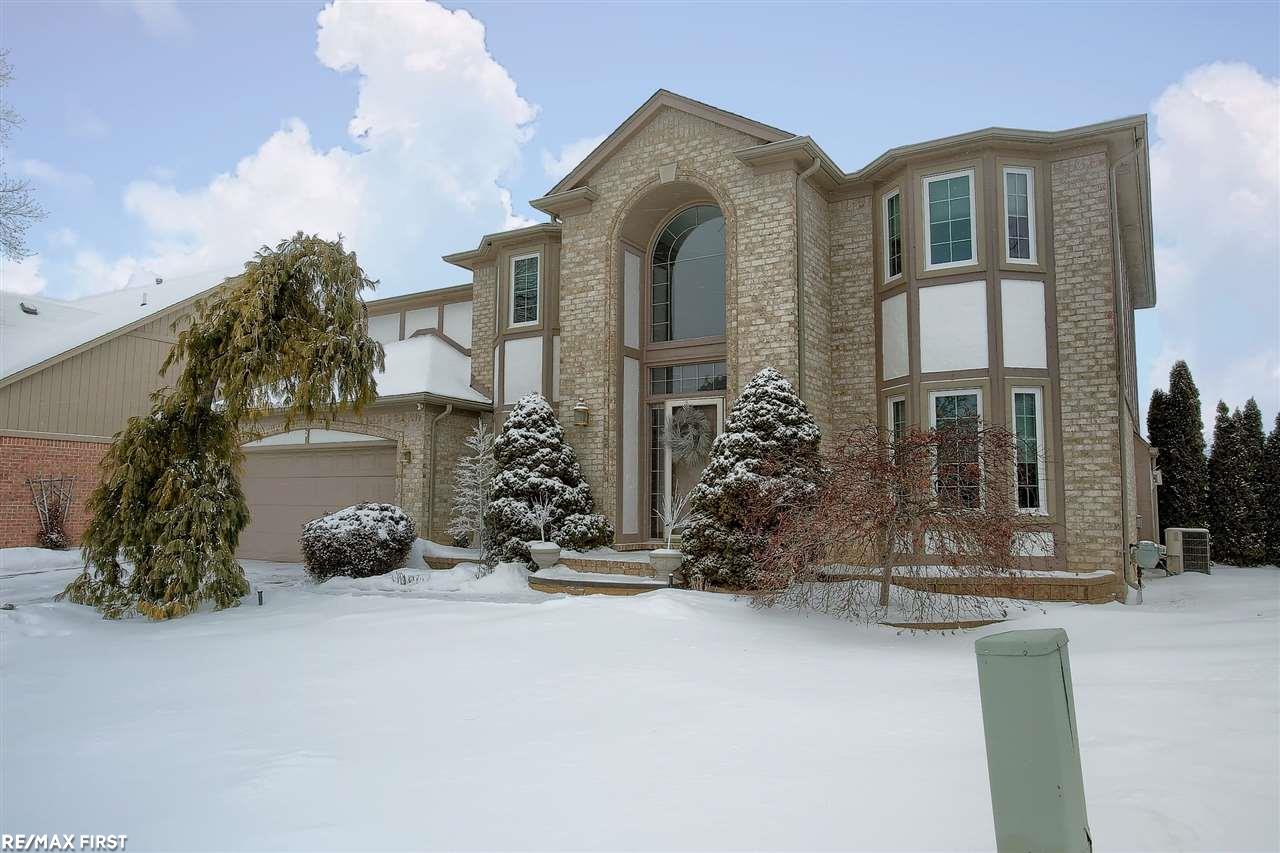 18015 Rocco Drive Macomb, MI 48044 - Photo 3 of 50 50034392-2.JPG