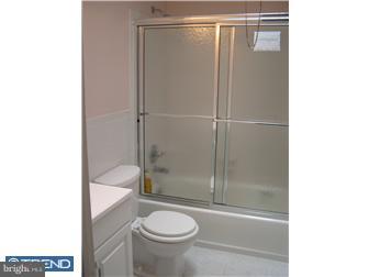 828 Susquehanna Road Philadelphia, PA 19111 - Photo 7 of 12 Gallery Image 7