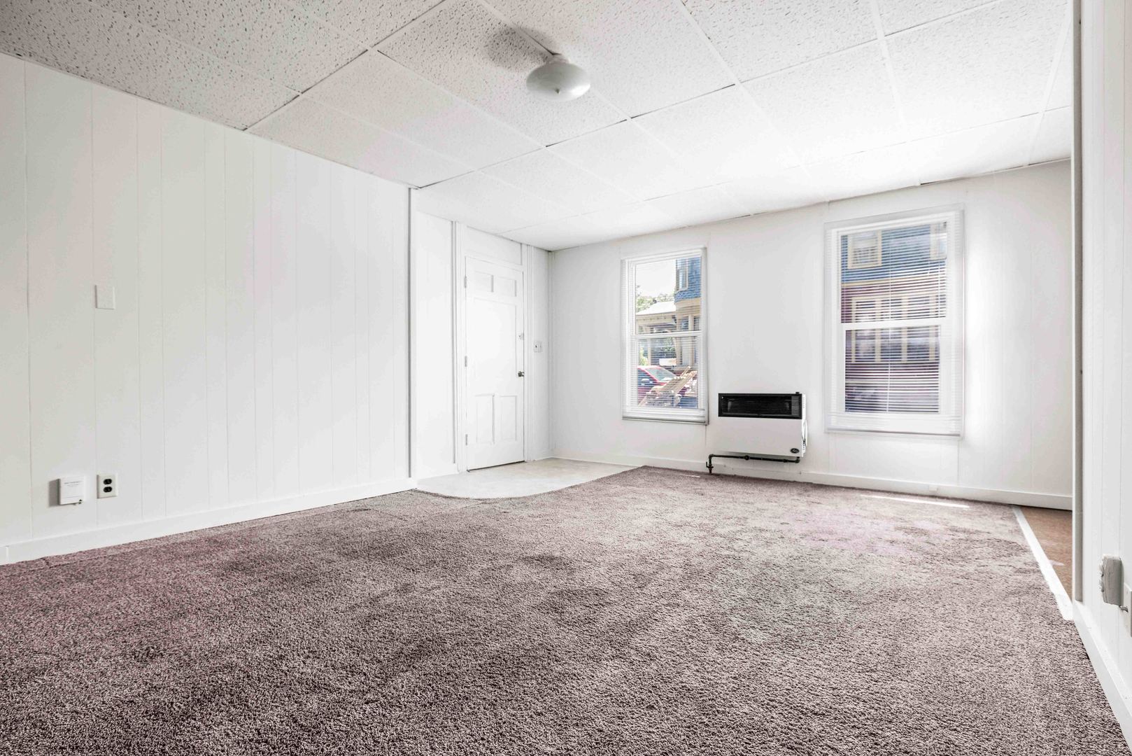 410 East Grove Street Bloomington, IL 61701 - Photo 16 of 25 an empty room with windows