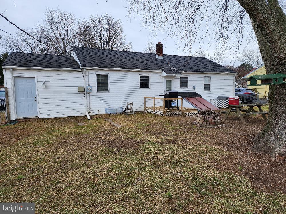 4 Croyden Road Newark, DE 19702 - Photo 3 of 15 Back of house