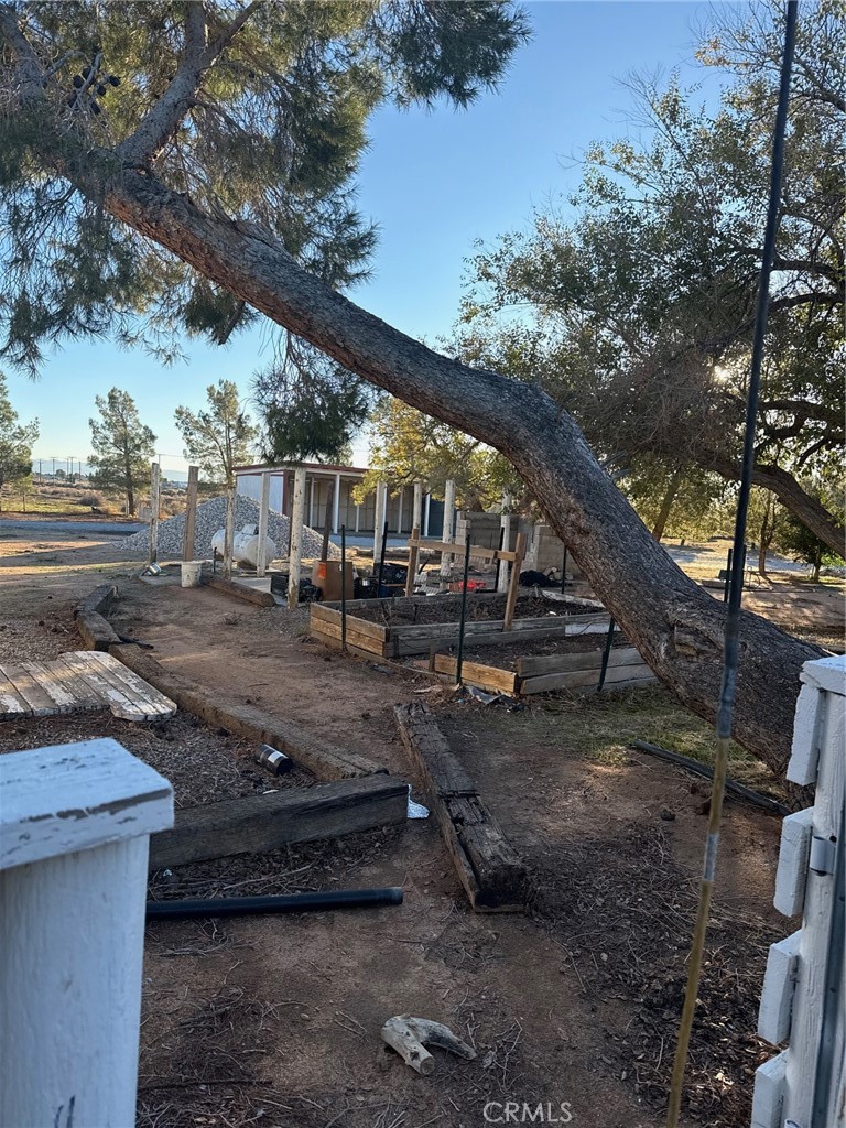 16100 Navajo Road Apple Valley, CA 92307 - Photo 37 of 55 a view of outdoor space and deck