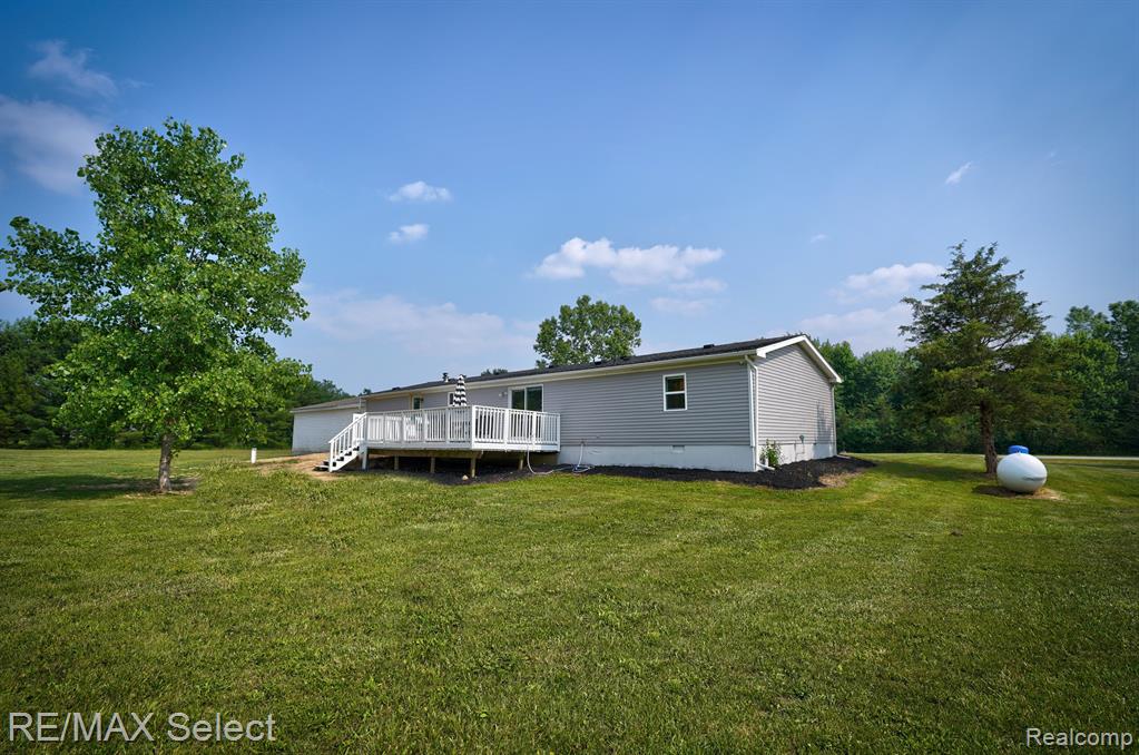 6106 West Carpenter Road Flushing, MI 48433 - Photo 3 of 37