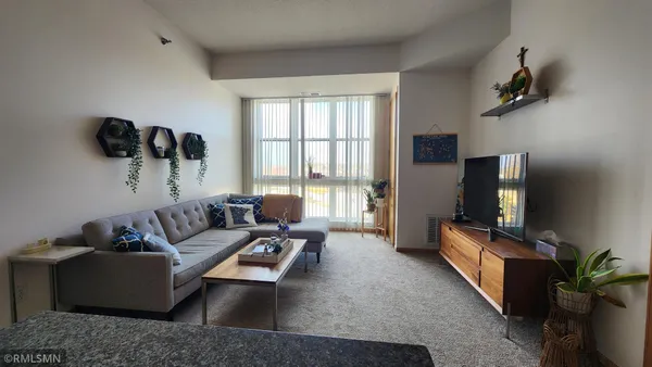 $1,650 | 2650 University Avenue West, Unit 323, St. Paul, MN 55114