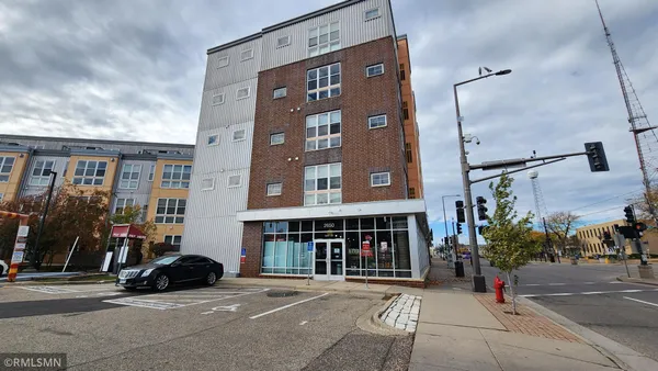 $1,650 | 2650 University Avenue West, Unit 323, St. Paul, MN 55114