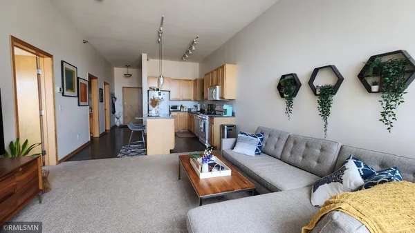 $1,650 | 2650 University Avenue West, Unit 323, St. Paul, MN 55114