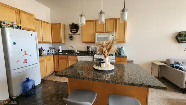 $1,650 | 2650 University Avenue West, Unit 323, St. Paul, MN 55114