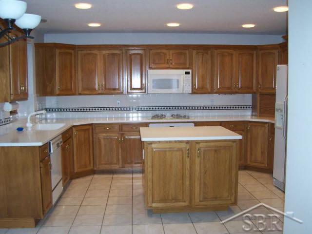 4086 Autumn Ridge Saginaw, MI 48603 - Photo 2 of 7 20041519-1.JPG