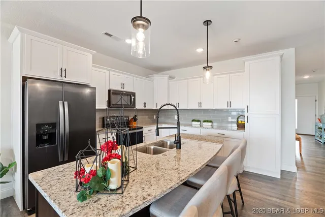 $584,000 | 1065 Topsider Lane, Unit 207, Osage Beach, MO 65065