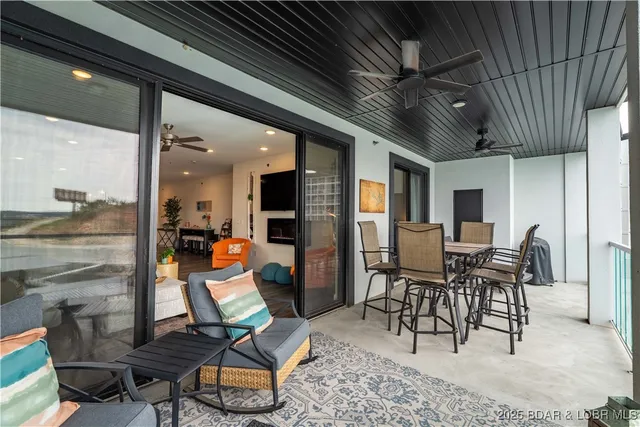 $585,000 | 1065 Topsider Lane, Unit 207, Osage Beach, MO 65065