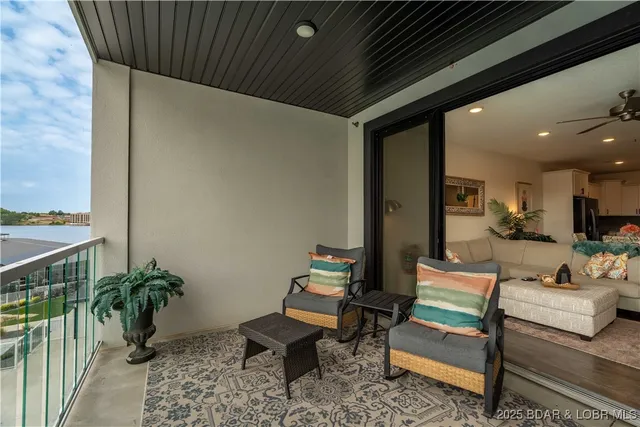 $585,000 | 1065 Topsider Lane, Unit 207, Osage Beach, MO 65065