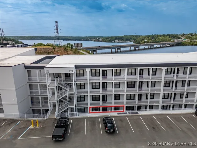 $585,000 | 1065 Topsider Lane, Unit 207, Osage Beach, MO 65065