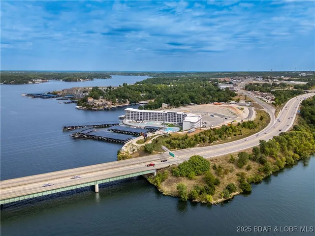 $585,000 | 1065 Topsider Lane, Unit 207, Osage Beach, MO 65065