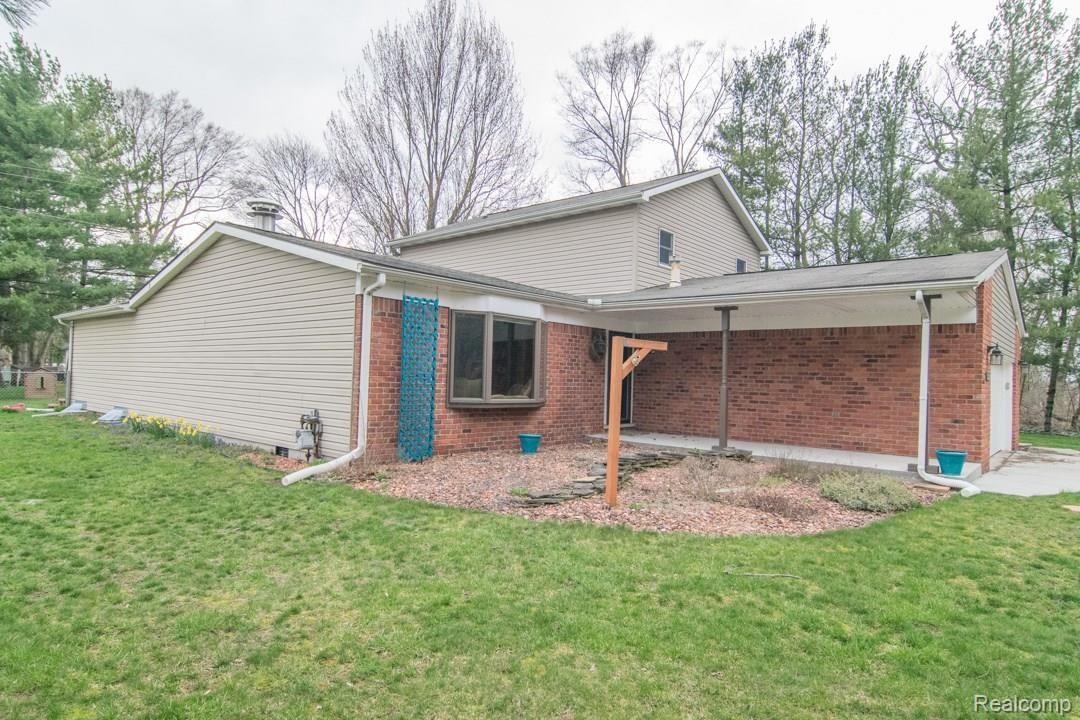 13550 Farm Road Belleville, MI 48111 - Photo 52 of 54 DSC_0969.jpg