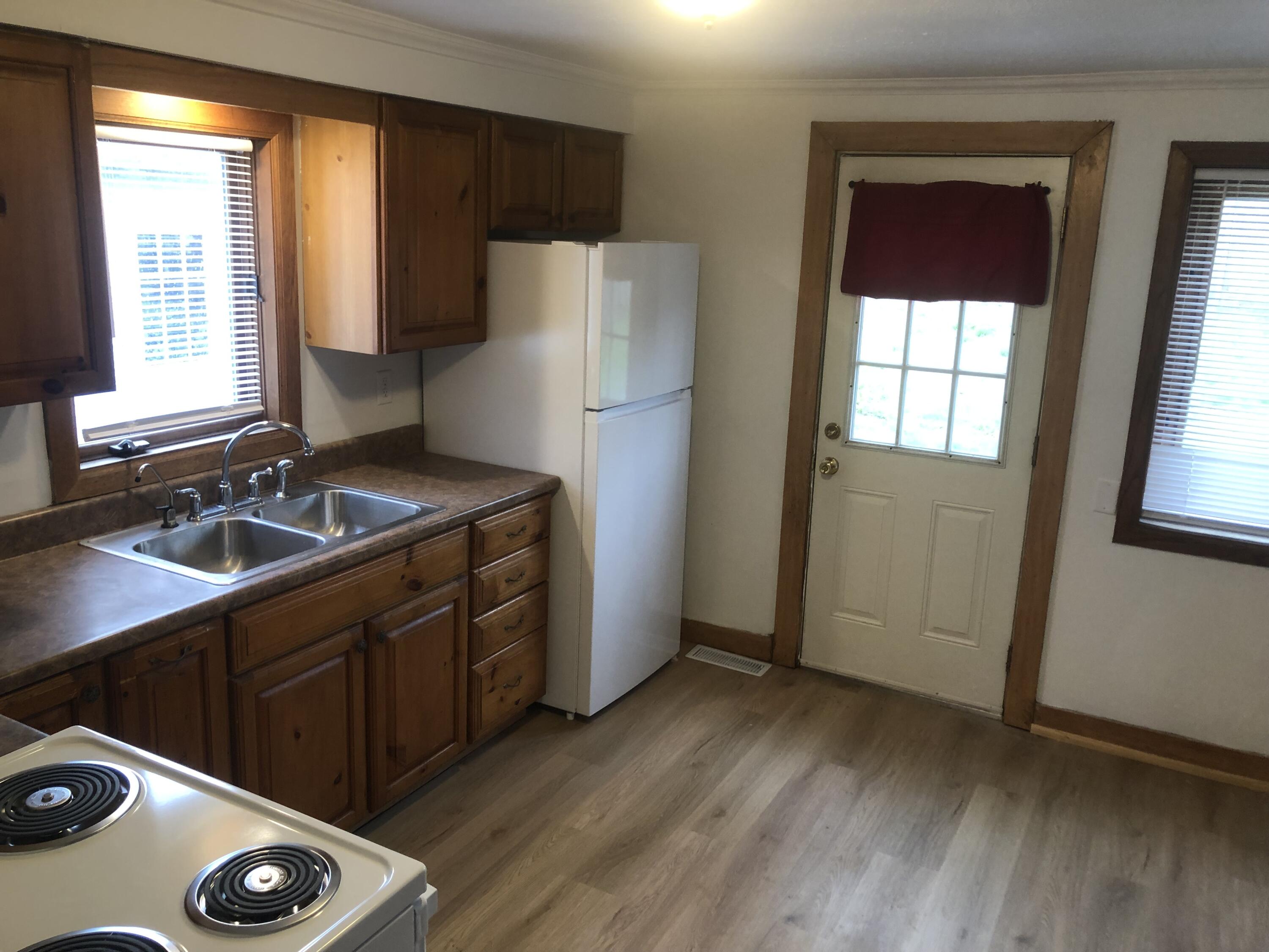 1204 Third Street Three Rivers, MI 49093 - Photo 11 of 18 IMG_7875
