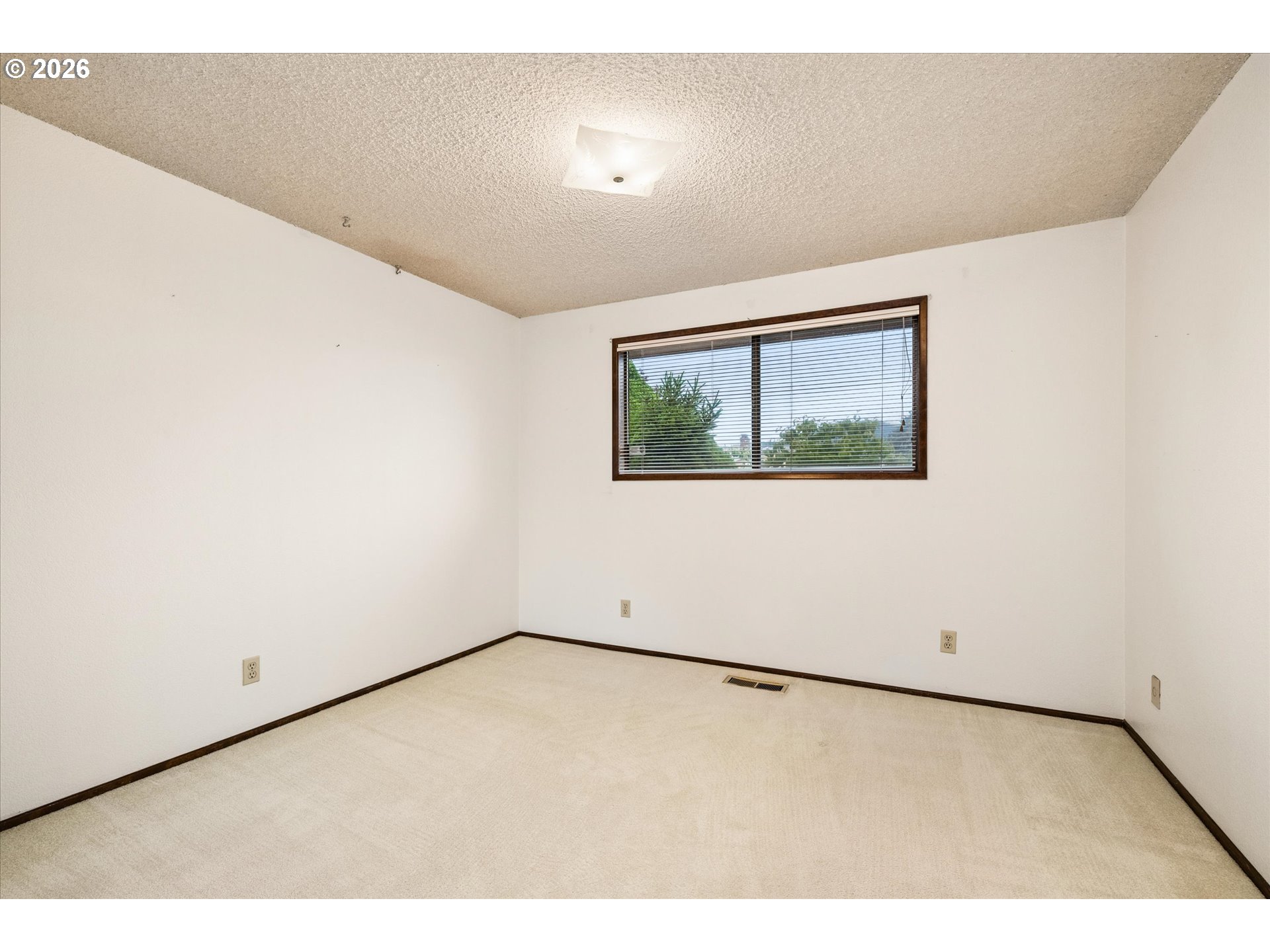 2177 Firth Avenue Springfield, OR 97477 - Photo 25 of 40
