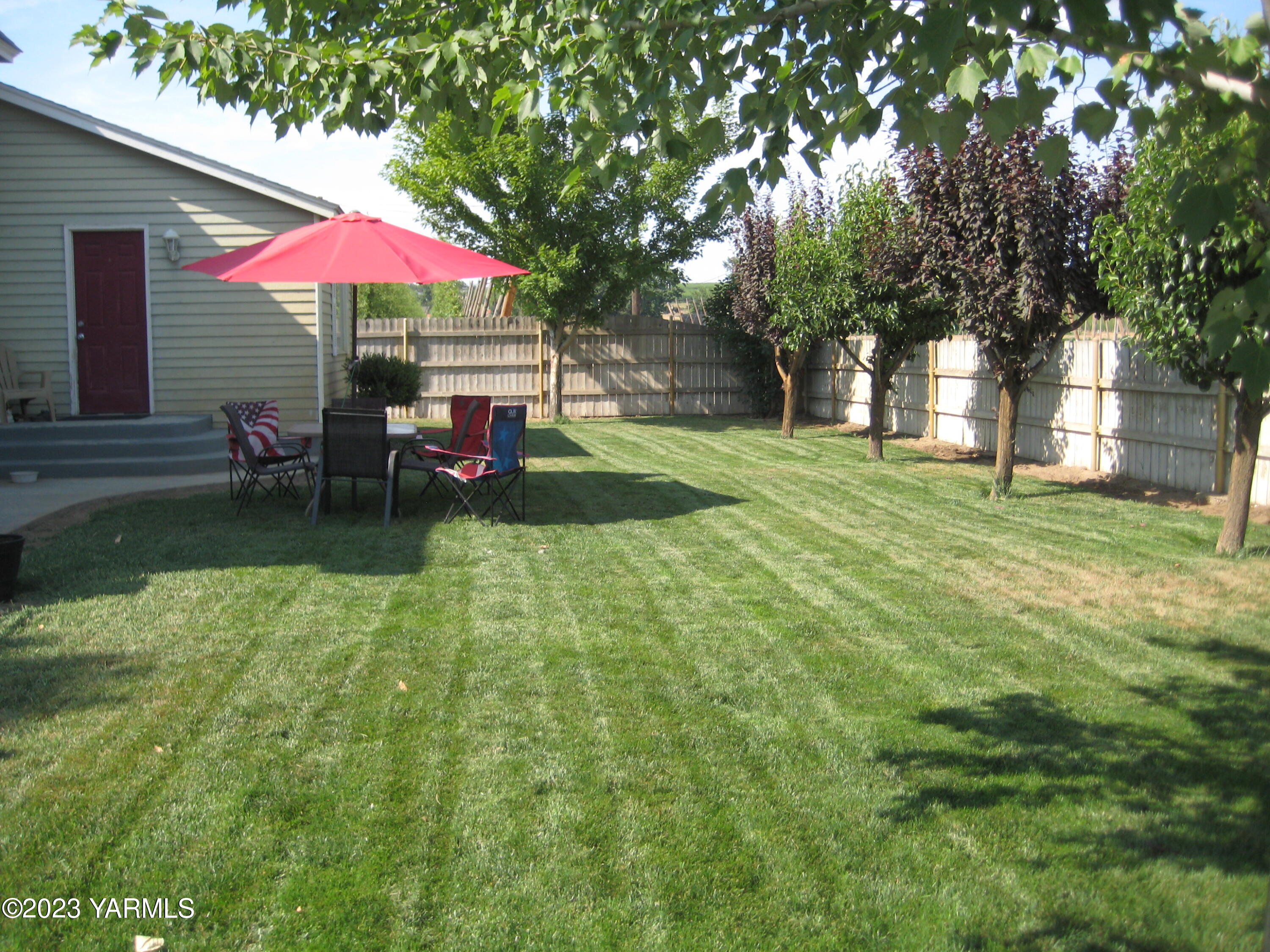 2600 South Euclid Road Grandview, WA 98930 - Photo 4 of 51 2600 S Euclid fenced front yard