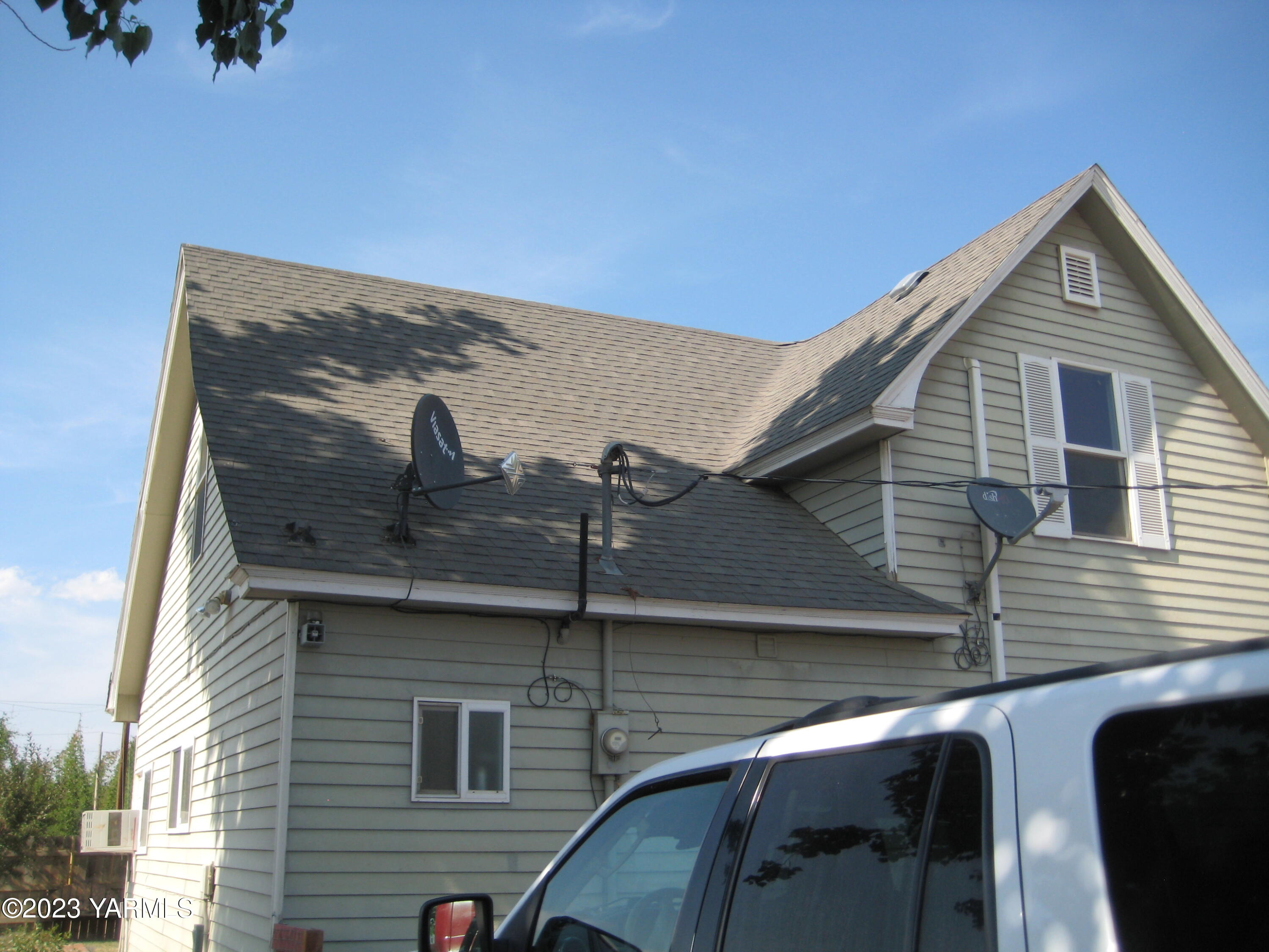 2600 South Euclid Road Grandview, WA 98930 - Photo 45 of 51 2600 S Euclid Satellite Dish