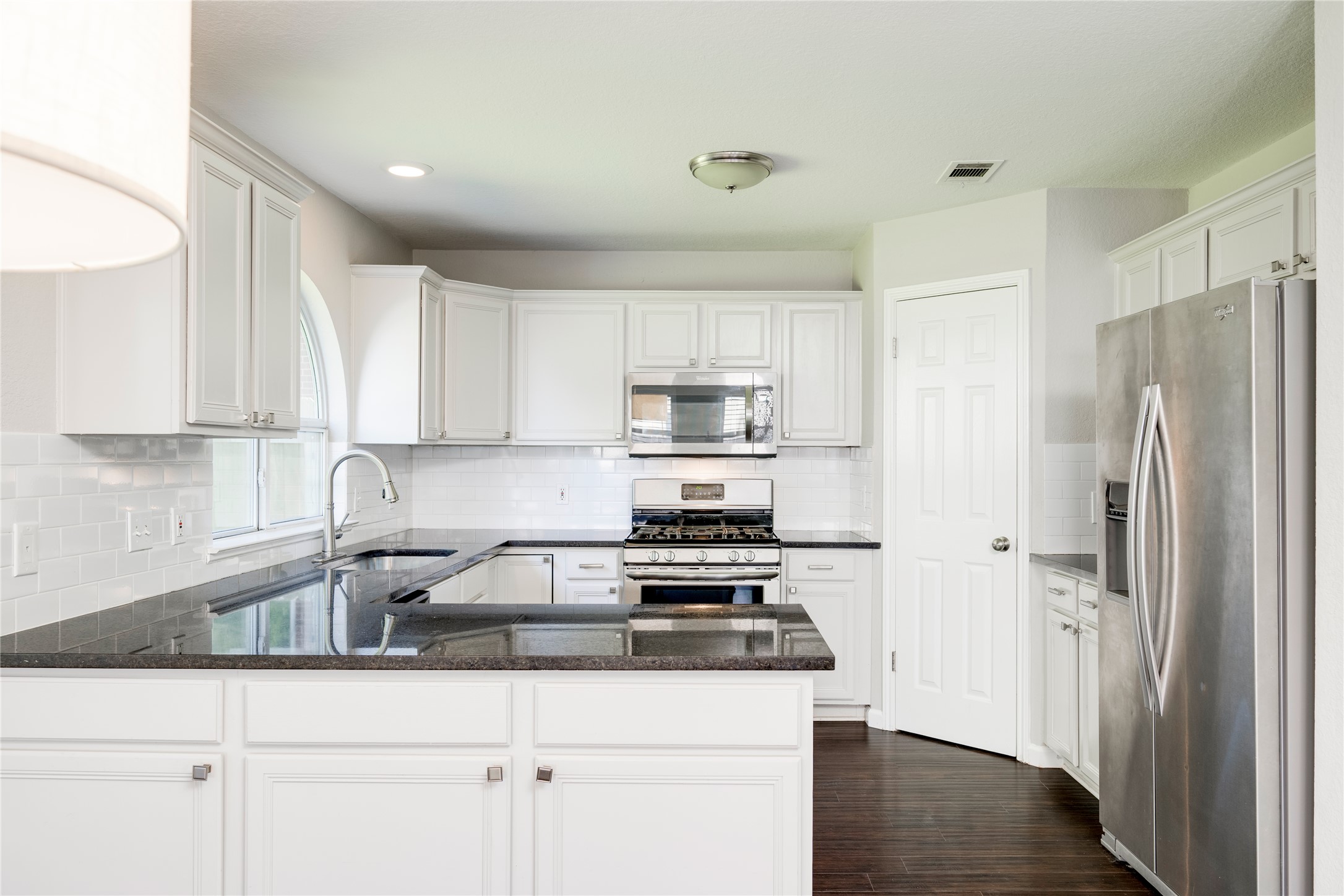 5660 Wagon Train Road Austin, TX 78749 - Photo 4 of 31