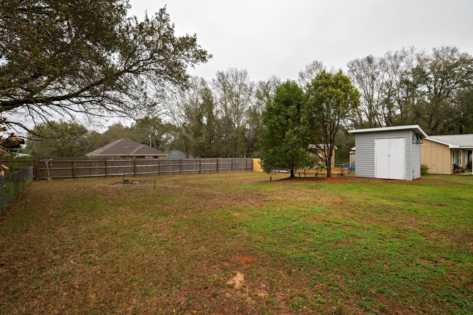 13474 Rooster Lane Foley, AL 36535 - Photo 32 of 39 Yard