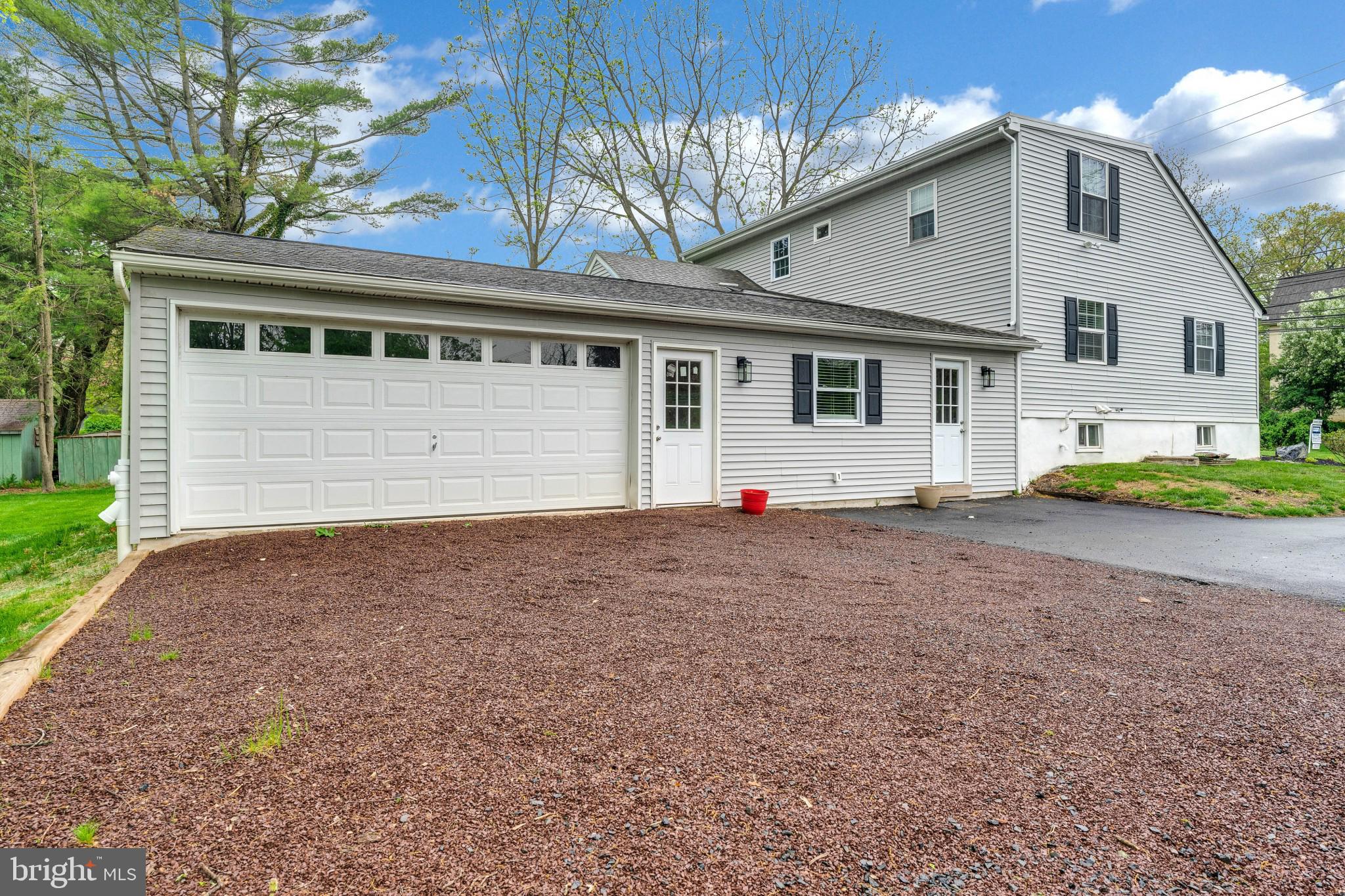 511 Highland Avenue Ambler, PA 19002 - Photo 4 of 38 Two car garage