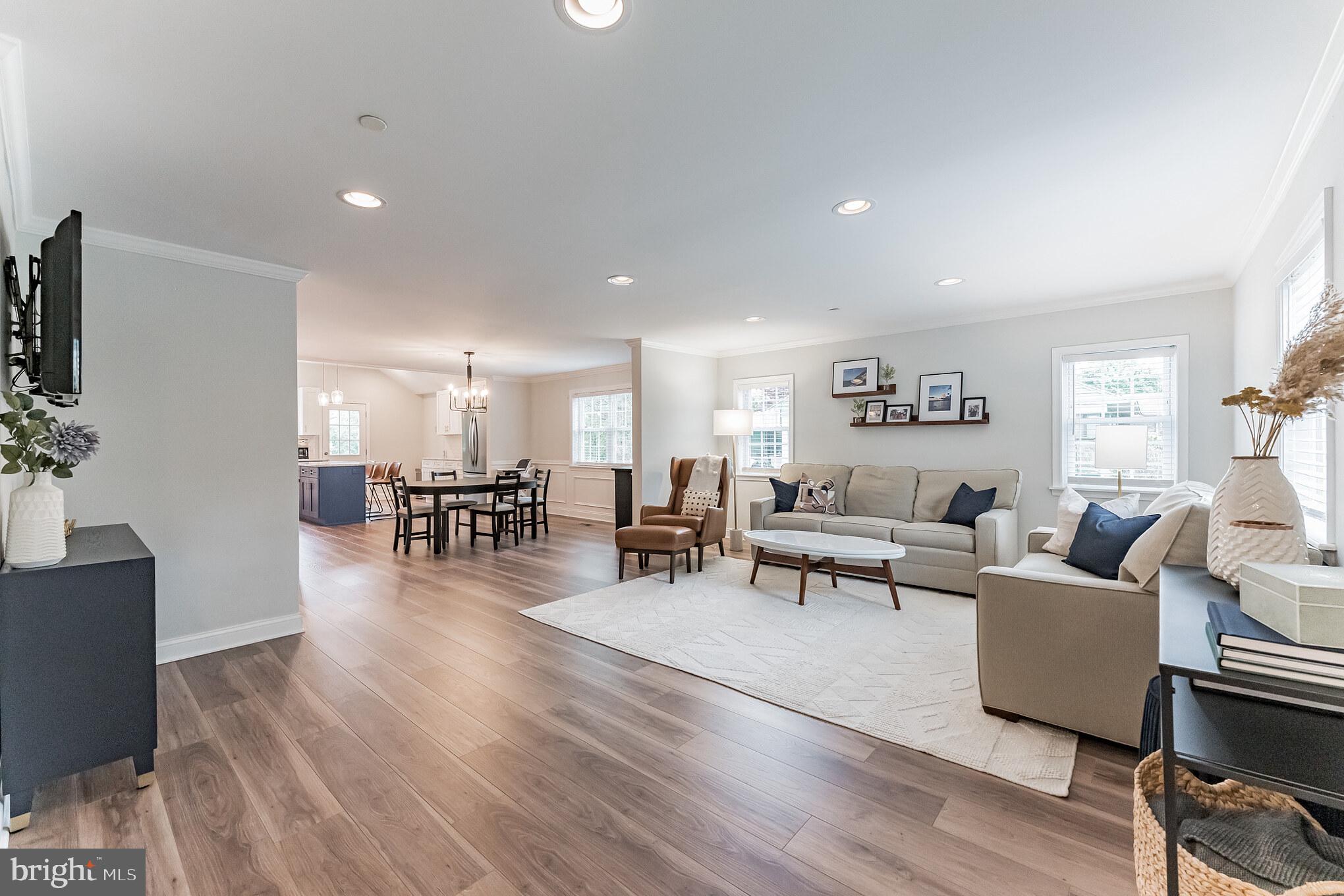 511 Highland Avenue Ambler, PA 19002 - Photo 6 of 38 Living Room from front door