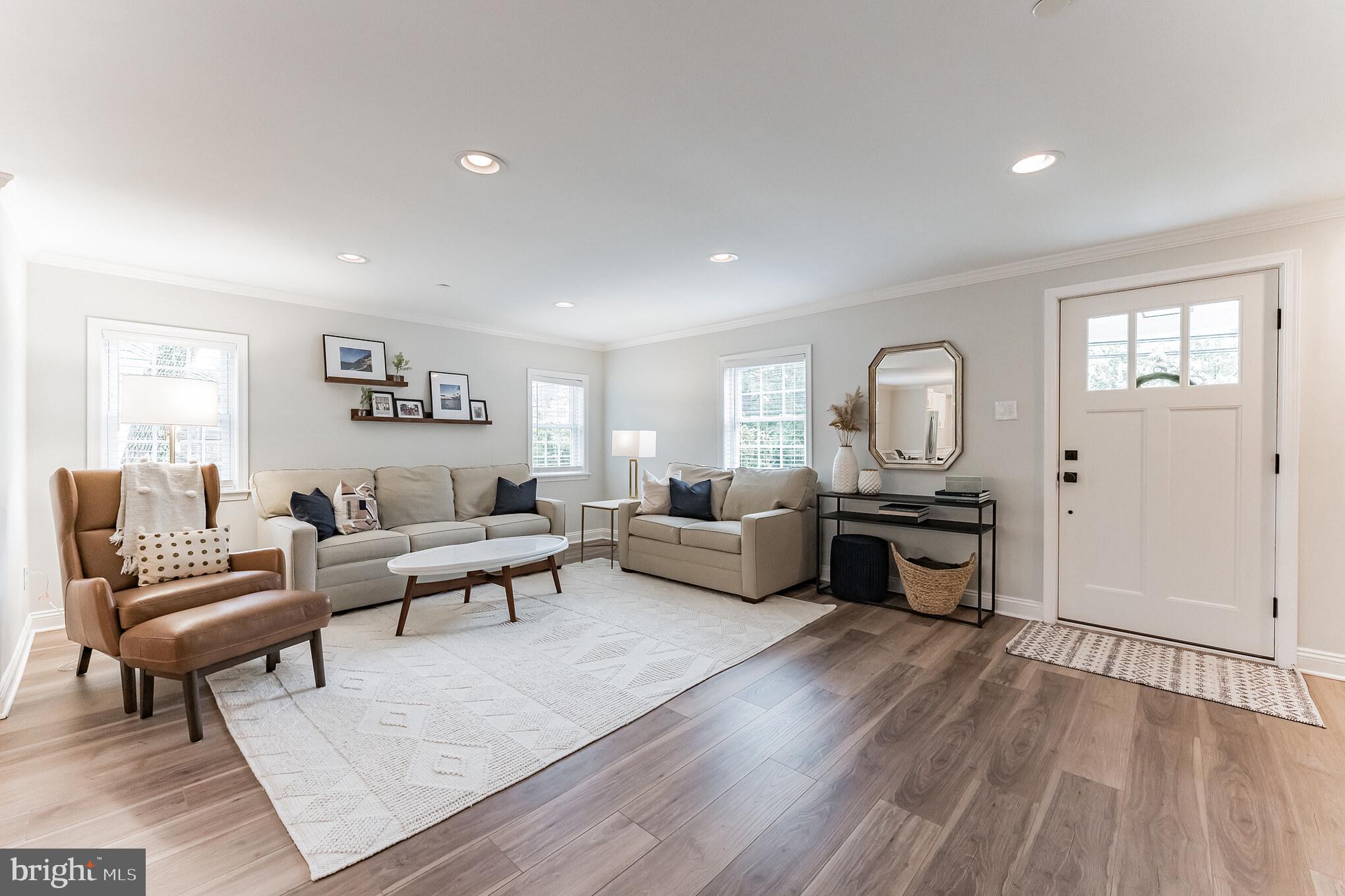 511 Highland Avenue Ambler, PA 19002 - Photo 8 of 38 Living Room