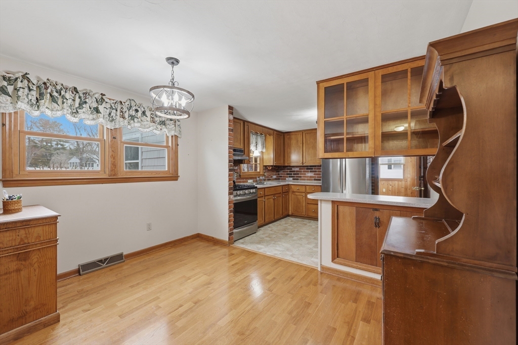 13 Avon Drive Hudson, MA 01749 - Photo 10 of 42
