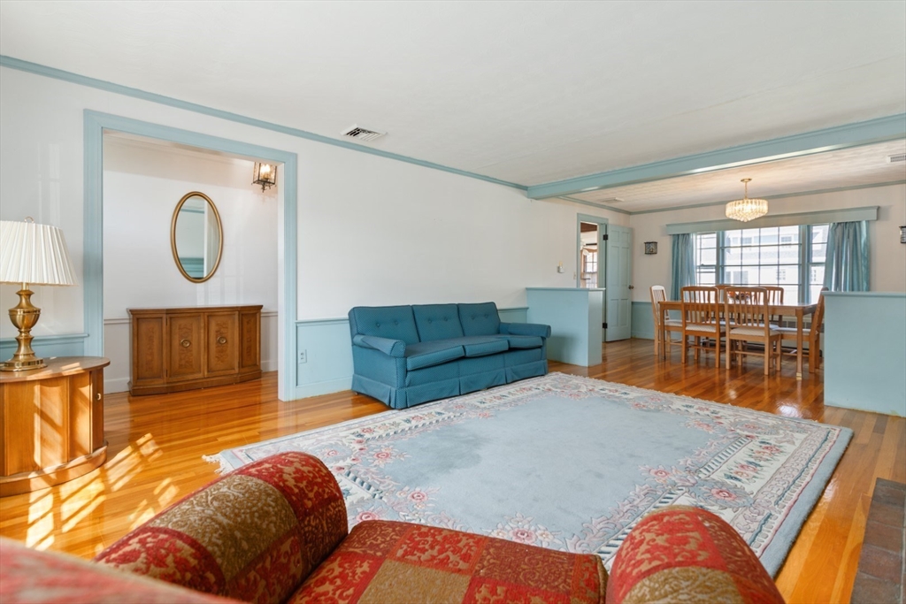 31 Hillcrest Road Wakefield, MA 01880 - Photo 6 of 31 Gallery Image 6