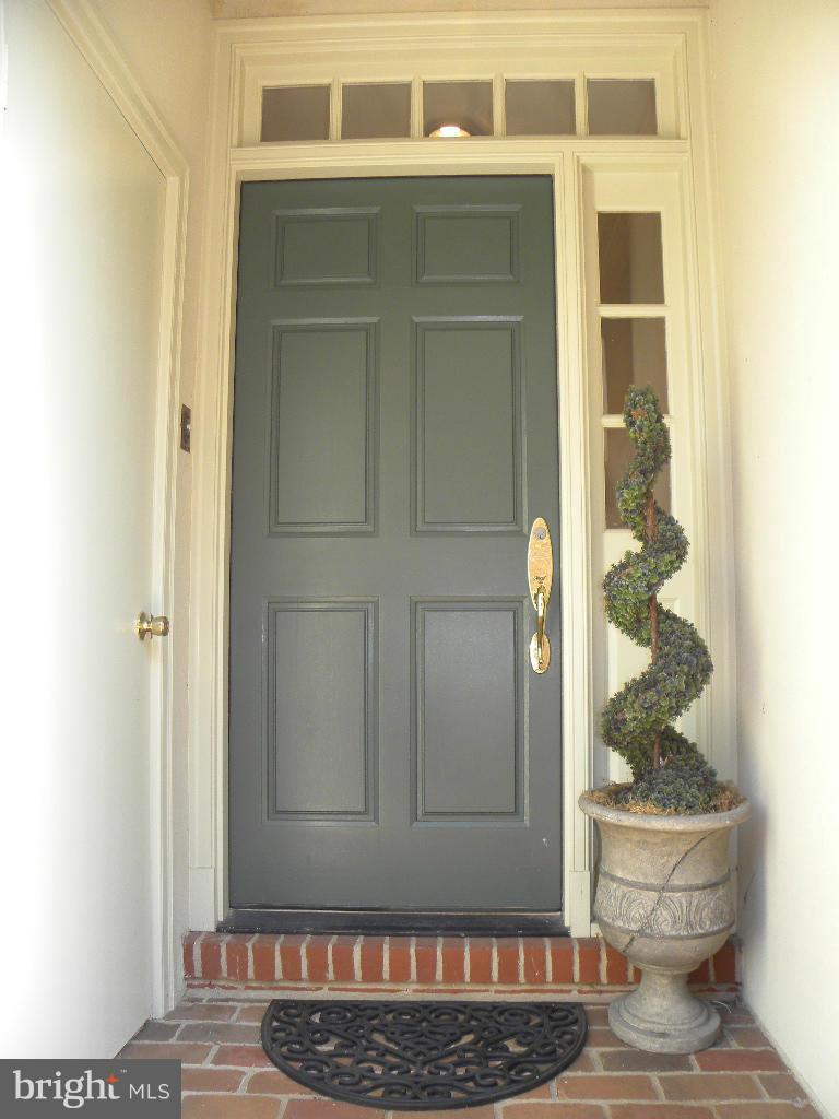 22 Wolfe Street Alexandria, VA 22314 - Photo 3 of 30 Exterior (Front)