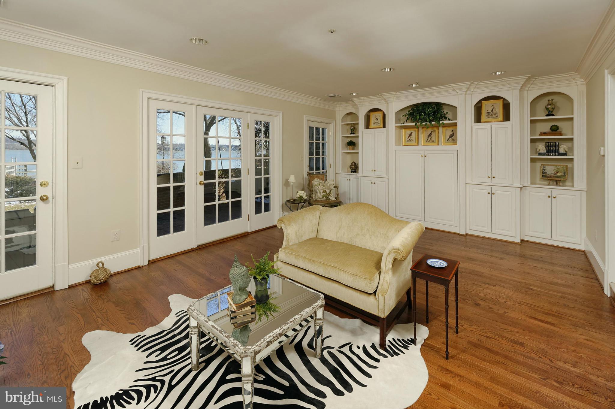 22 Wolfe Street Alexandria, VA 22314 - Photo 5 of 30 Family Room