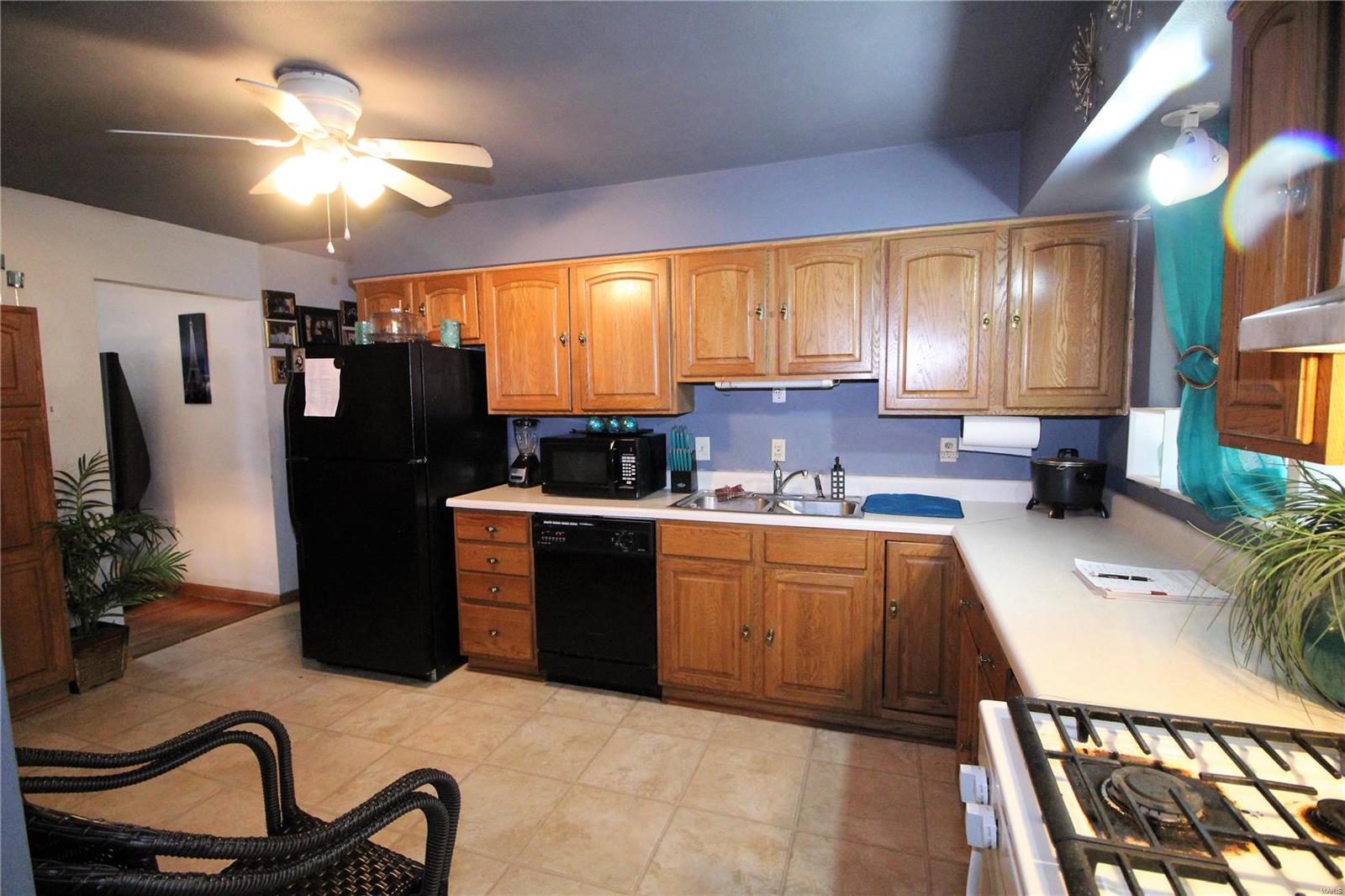 9632 Tesson Ferry Road St. Louis, MO 63123 - Photo 15 of 63
