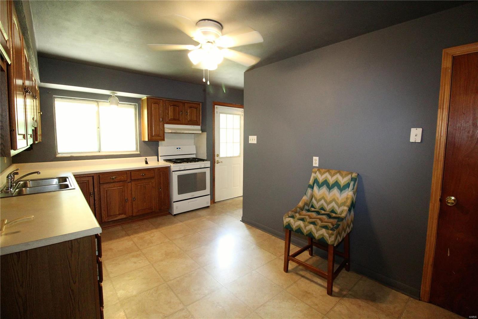 9632 Tesson Ferry Road St. Louis, MO 63123 - Photo 16 of 63