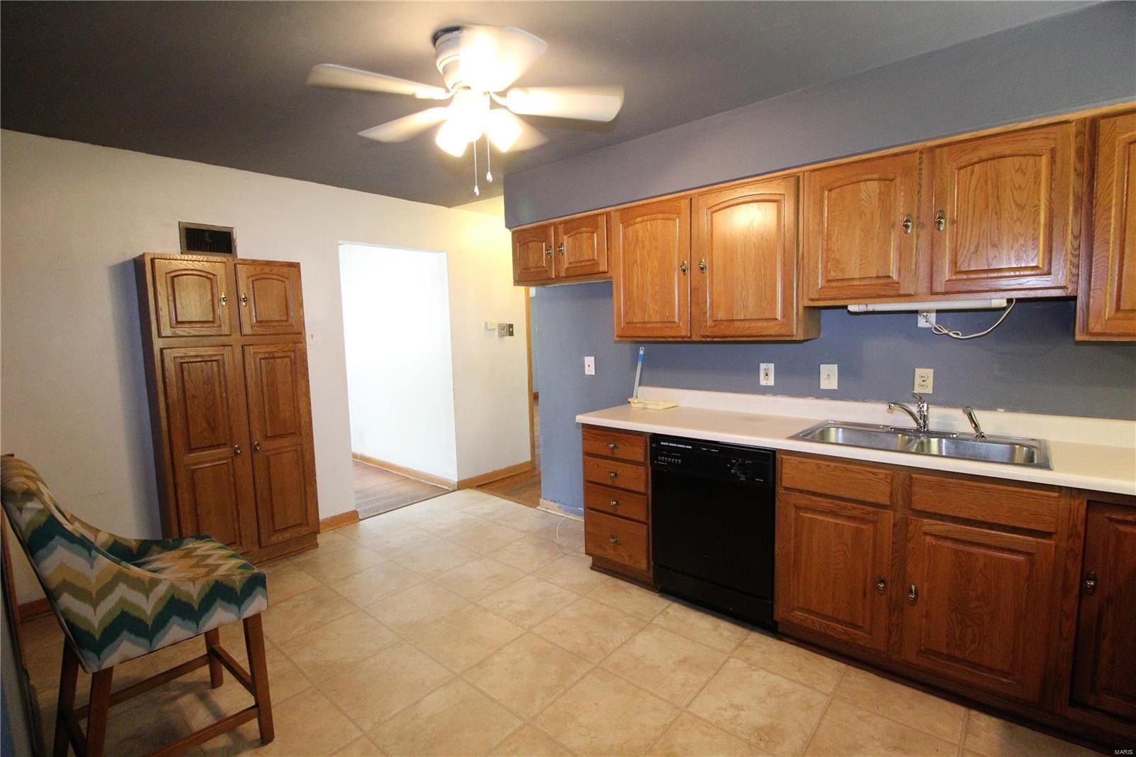 9632 Tesson Ferry Road St. Louis, MO 63123 - Photo 17 of 63