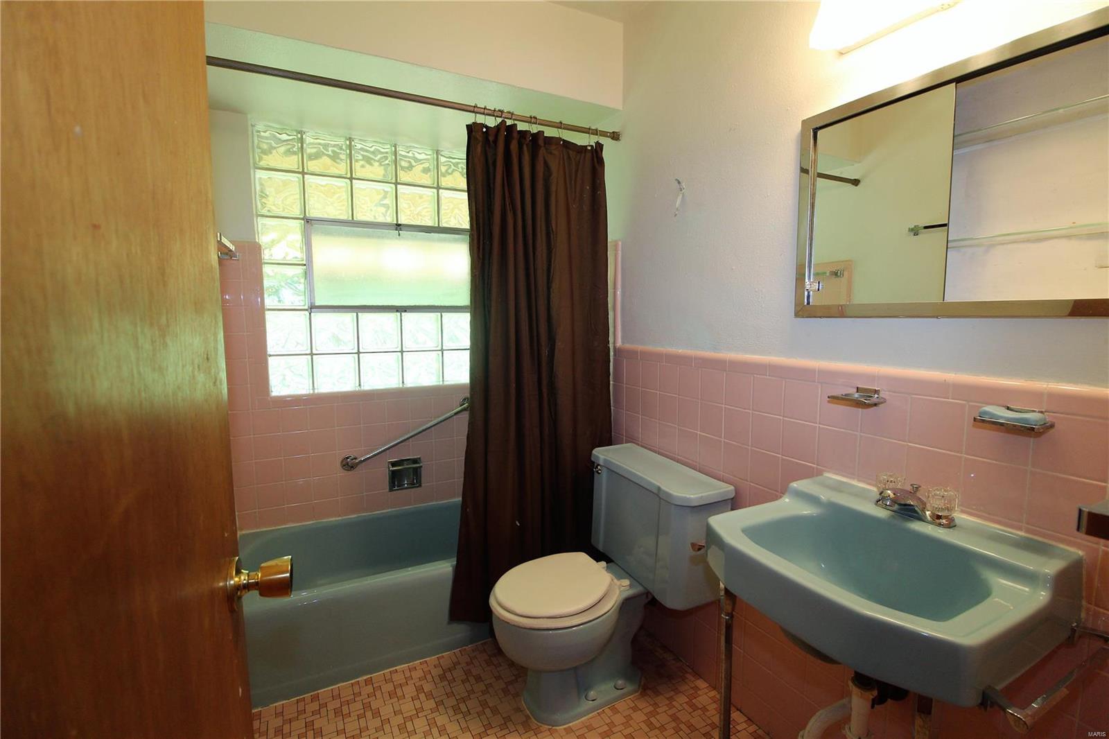 9632 Tesson Ferry Road St. Louis, MO 63123 - Photo 29 of 63