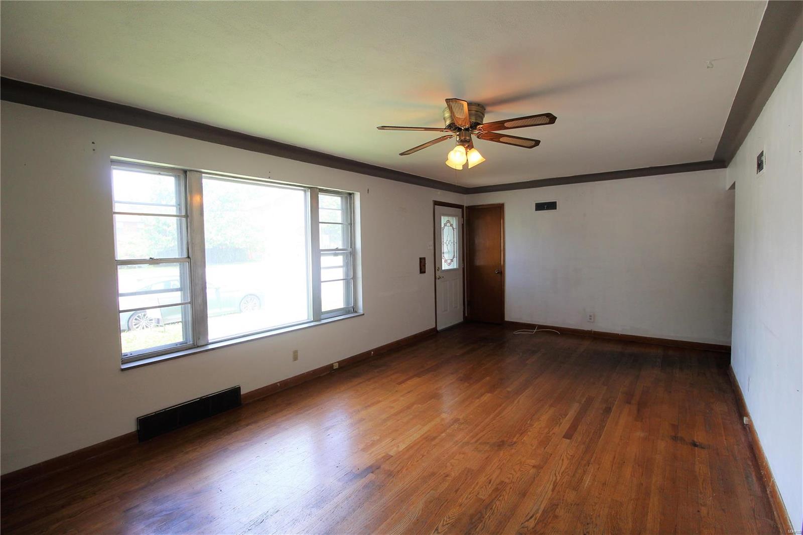 9632 Tesson Ferry Road St. Louis, MO 63123 - Photo 7 of 63