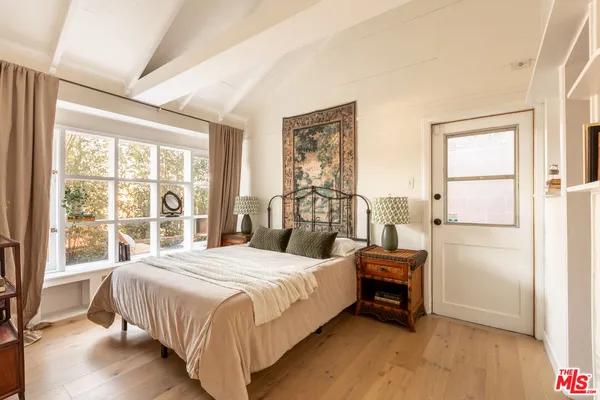 $989,000 | 12458 Laurel Terrace Drive, Studio City, CA 91604