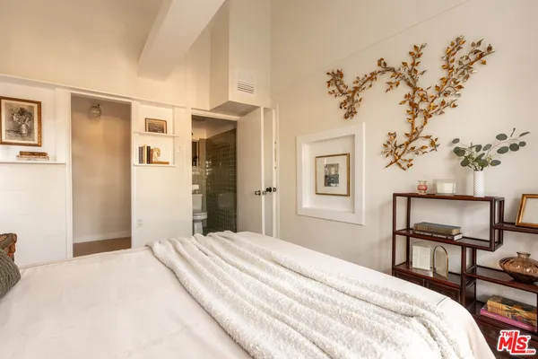 $989,000 | 12458 Laurel Terrace Drive, Studio City, CA 91604