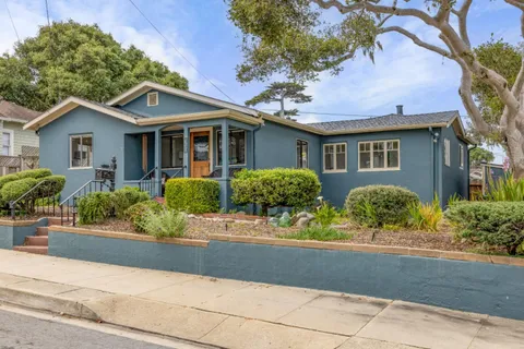 front view of house with a yard