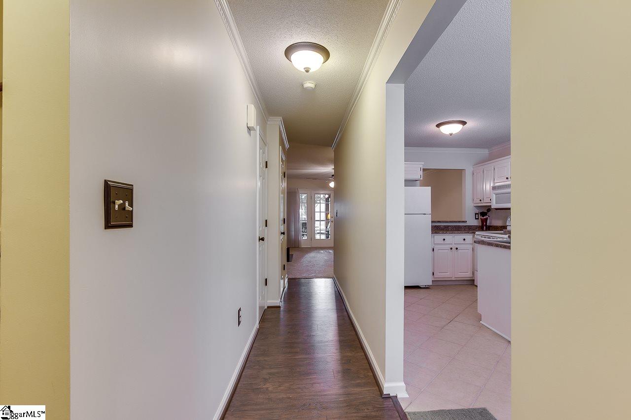 419 East Butler Road, Unit 32 Mauldin, SC 29662 - Photo 4 of 29 Gallery Image 4
