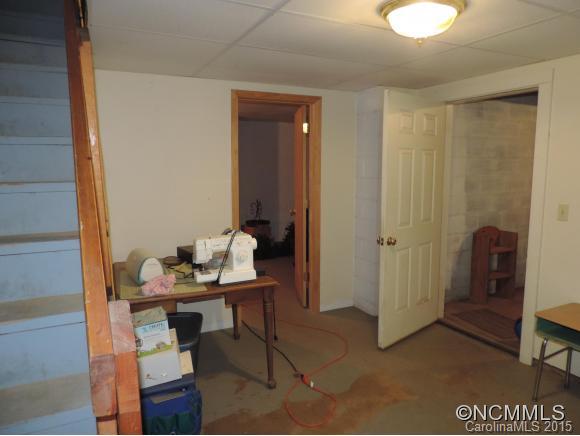 141 Chambers Cove Road Canton, NC 28716 - Photo 16 of 24