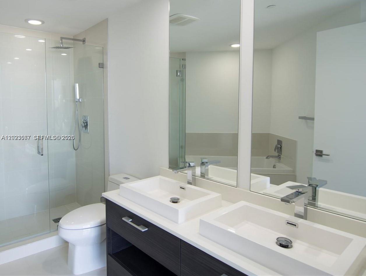 45 Southwest 9th Street, Unit 3501 Miami, FL 33130 - Photo 17 of 19