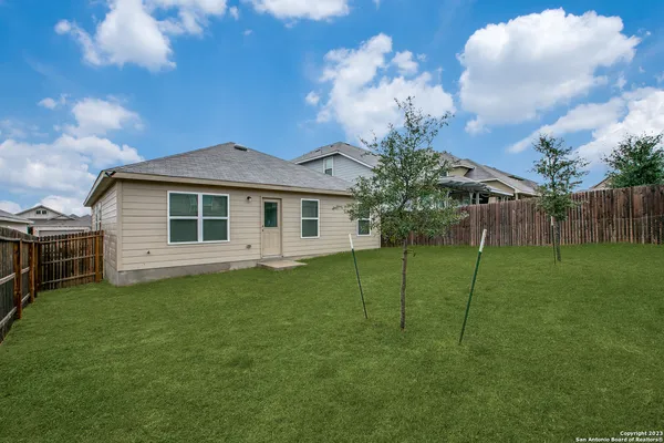 $1,685 | 2025 Rhesus View, San Antonio, TX 78245